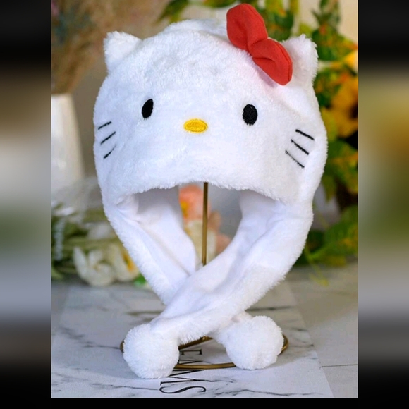 HELLO KITTY SANRIO KAWAII WINTER HAT WITH EARFLAPS - Picture 2 of 3